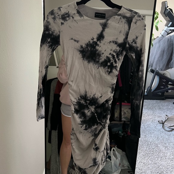 Dress - Picture 2 of 2